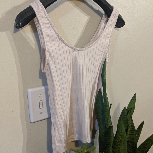 ☀️10/$15☀️ Urban Outfitters Pink Ribbed Tank - Picture 9 of 11